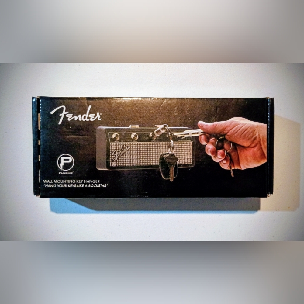 Fender Jack Rack for Keys w/ Guitar Plug Keychains - Picture 2 of 3